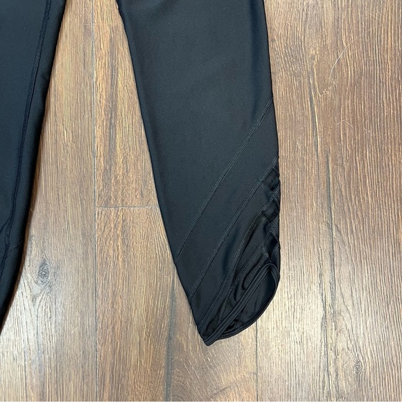 Under Armour Cropped Black Compression Tights SZ LG - Picture 3 of 5